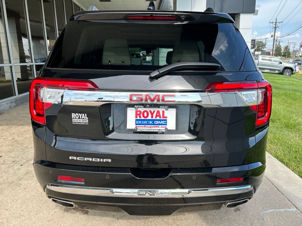 Used 2022 GMC Acadia Denali w/ Denali Ultimate Package FWD image 6