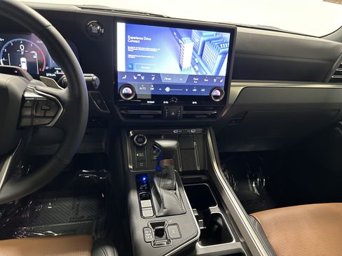Certified 2025 Lexus GX 550 w/ Accessory Package (2T) AWD/4WD image 30