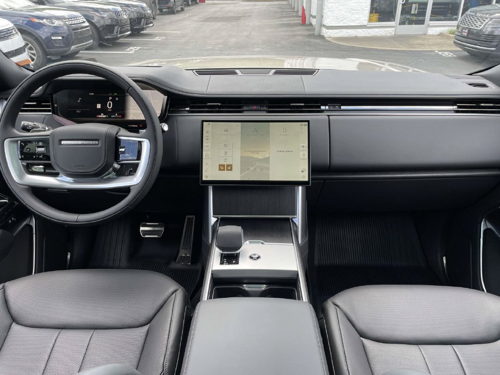 New 2026 Land Rover Range Rover Long Wheelbase SE AWD/4WD image 23