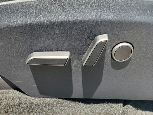 Used 2023 Tesla Model Y Long Range AWD/4WD image 26