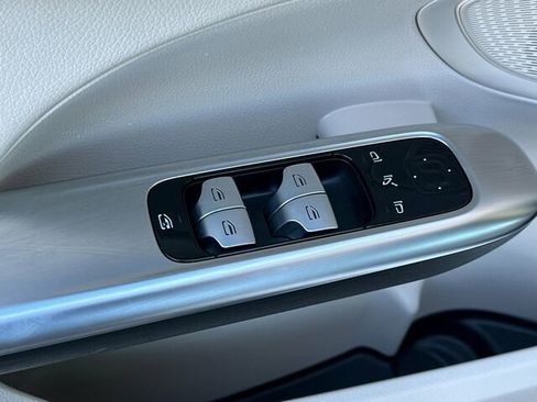 Used 2025 Mercedes-Benz C 300 4MATIC Sedan image 14