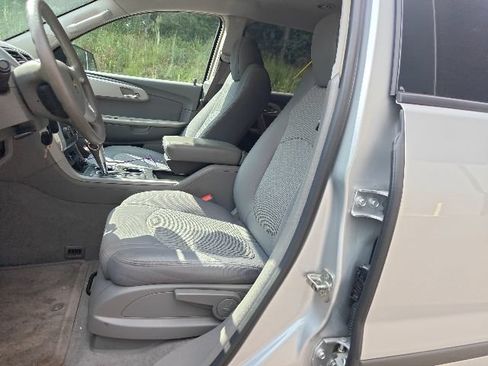 Used 2009 Chevrolet Traverse LS FWD image 8