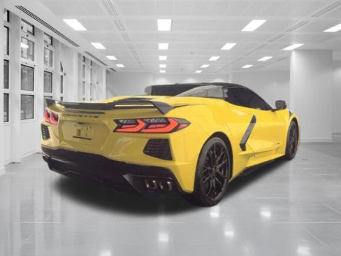 Used 2023 Chevrolet Corvette Stingray Premium Conv w/ Z51 Performance Package RWD image 4