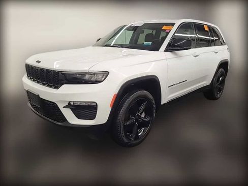 Used 2023 Jeep Grand Cherokee Limited w/ Luxury Tech Group II image 5