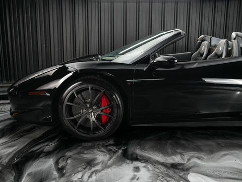 Used 2013 Ferrari 458 Spider RWD image 4