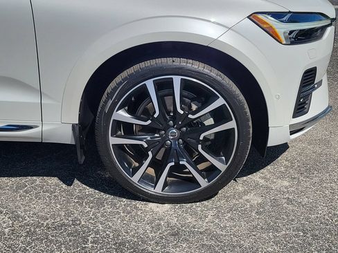 Used 2023 Volvo XC60 T8 Ultimate w/ Climate Package AWD/4WD image 11