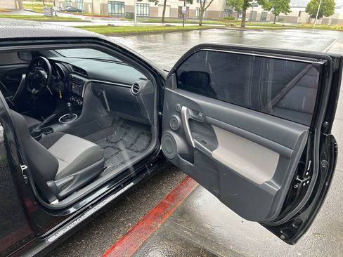 Used 2014 Scion tC FWD image 10