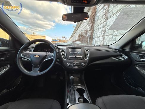 Used 2014 Chevrolet Impala LT w/ Convenience Package image 17