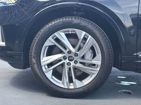Used 2023 Audi Q7 3.0T Premium Plus w/ Premium Plus Package AWD/4WD image 13