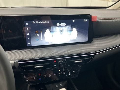 New 2025 Nissan Kicks SR w/ SR Premium Package image 12