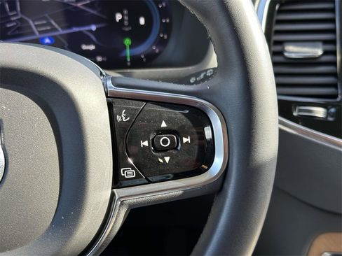 Used 2024 Volvo XC90 B5 Plus image 10