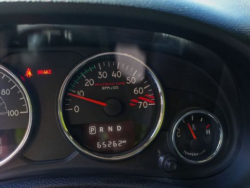 Used 2016 Jeep Wrangler Unlimited Rubicon image 23