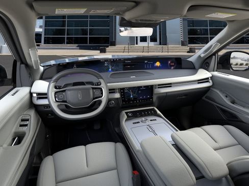 New 2026 Lincoln Navigator Reserve AWD/4WD image 9