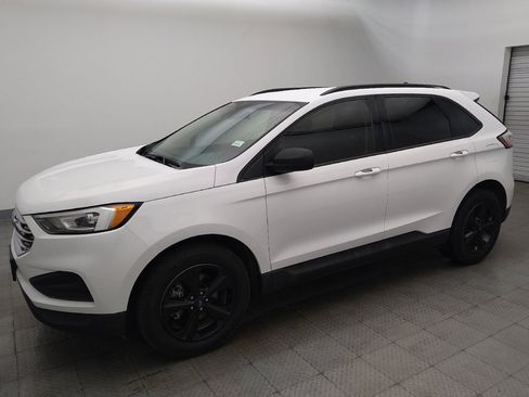 Used 2020 Ford Edge SE FWD image 2