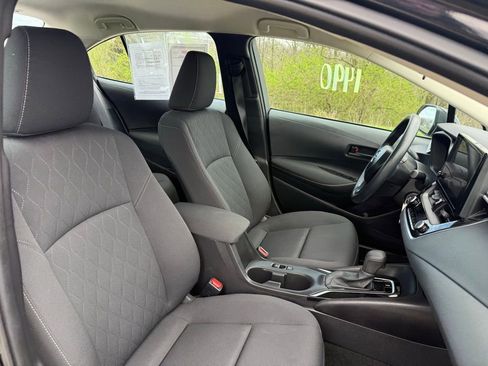 Used 2025 Toyota Corolla LE image 22