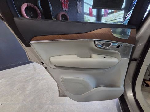 Used 2016 Volvo XC90 T8 Inscription w/ Vision Package AWD/4WD image 18