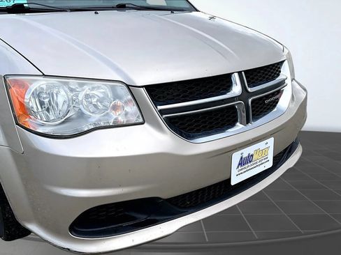 Used 2014 Dodge Grand Caravan SXT w/ Rear Park Assist Package FWD image 30