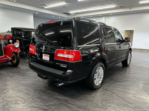 Used 2012 Lincoln Navigator 4WD image 5