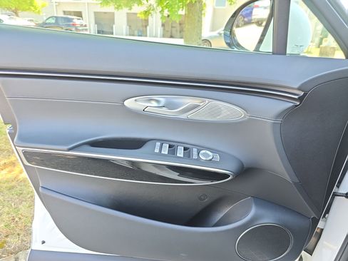 Used 2025 Genesis GV70 2.5T AWD/4WD image 25