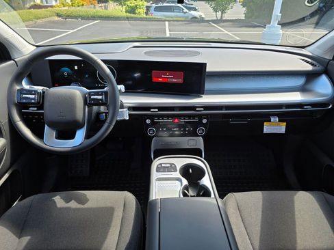 New 2026 Hyundai Ioniq 9 SE image 18