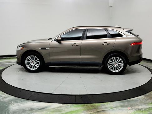 Used 2017 Jaguar F-PACE Prestige image 8