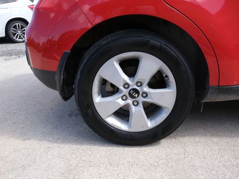 Used 2019 Kia Soul FWD image 19