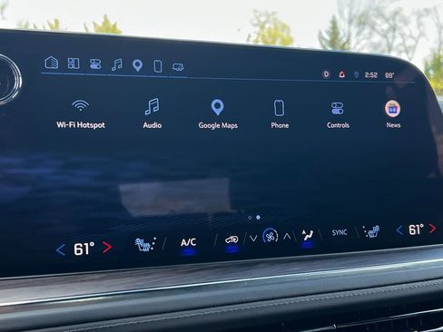 Used 2025 Chevrolet Tahoe LT image 33