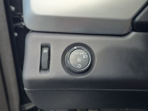 Used 2015 Chevrolet Suburban LTZ image 22