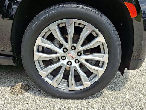 Used 2023 GMC Yukon Denali AWD/4WD image 27