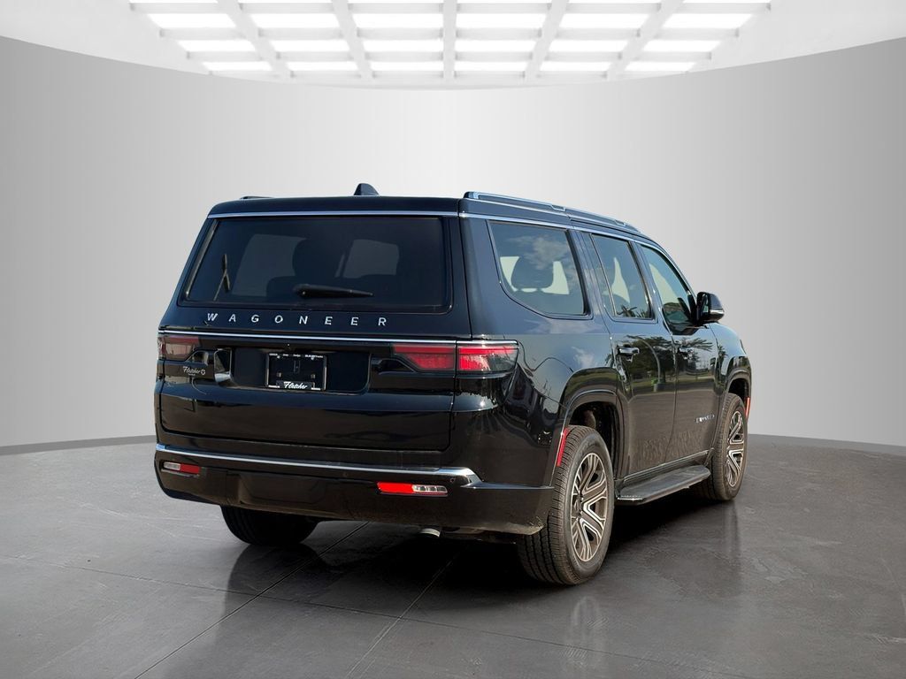 Used 2025 Jeep Wagoneer 4WD w/ Premium Group I image 4