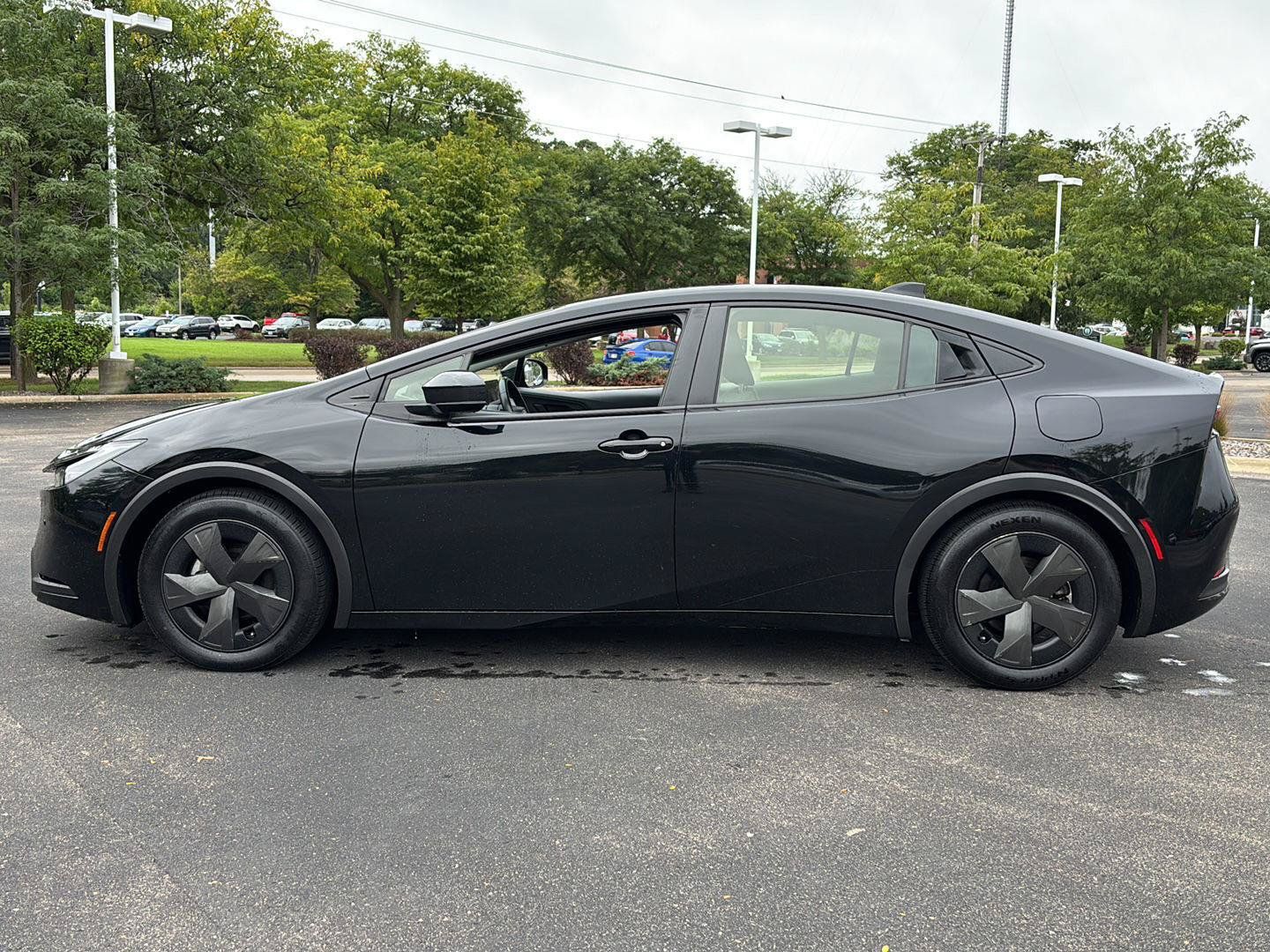 Used 2024 Toyota Prius LE FWD image 22