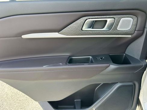 New 2026 Ford Explorer Platinum image 16