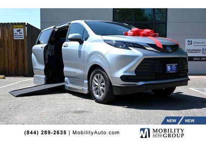 New 2025 Toyota Sienna LE