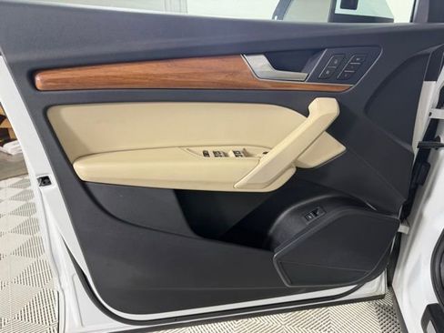 Used 2023 Audi Q5 2.0T Premium w/ Convenience Package image 19