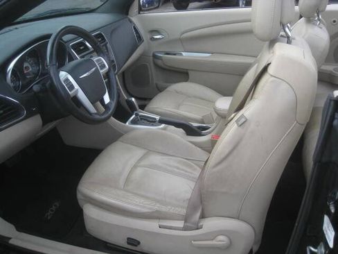 Used 2011 Chrysler 200 Limited image 22