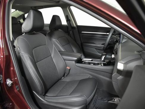 Used 2025 Nissan Altima 2.5 SL image 35