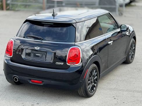 Used 2019 MINI Cooper 2-Door Hardtop FWD image 18