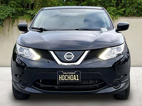 Used 2019 Nissan Rogue Sport S FWD image 2