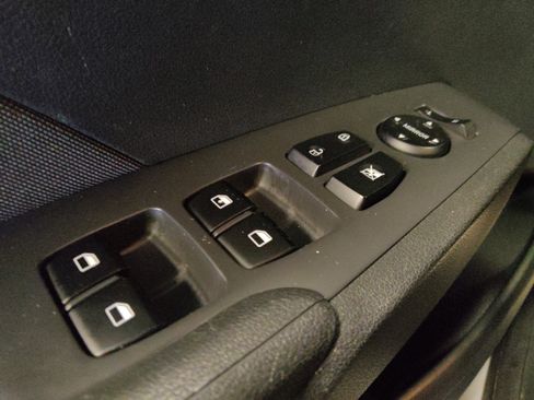 Used 2018 Hyundai Accent SE FWD image 27