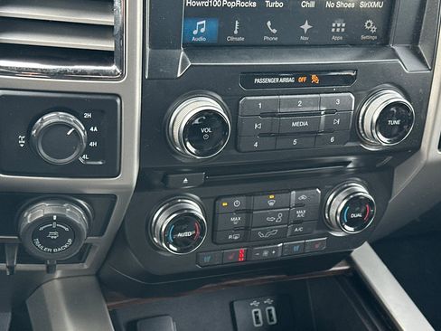 Used 2016 Ford F150 Lariat w/ Equipment Group 502A Luxury image 20