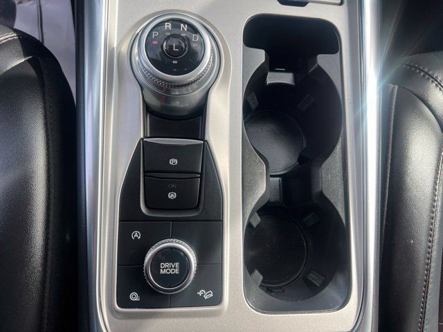Used 2023 Ford Explorer Platinum w/ Technology Package AWD/4WD image 32
