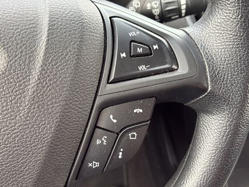 Used 2019 Ford Edge SE FWD image 19