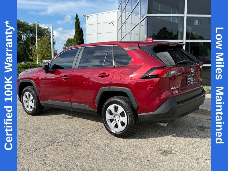 Used 2024 Toyota RAV4 LE FWD image 4