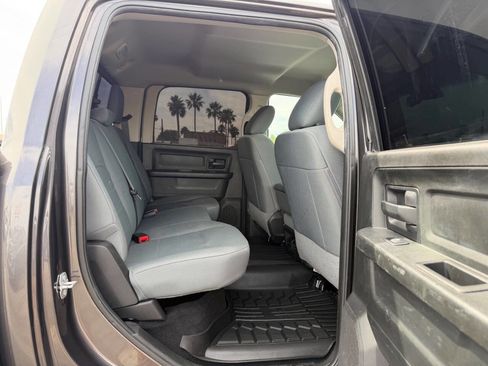 Used 2018 RAM 2500 Tradesman w/ Chrome Appearance Group image 24