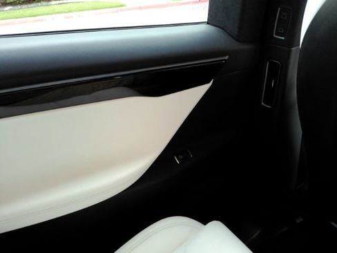 Used 2020 Tesla Model X AWD/4WD image 33