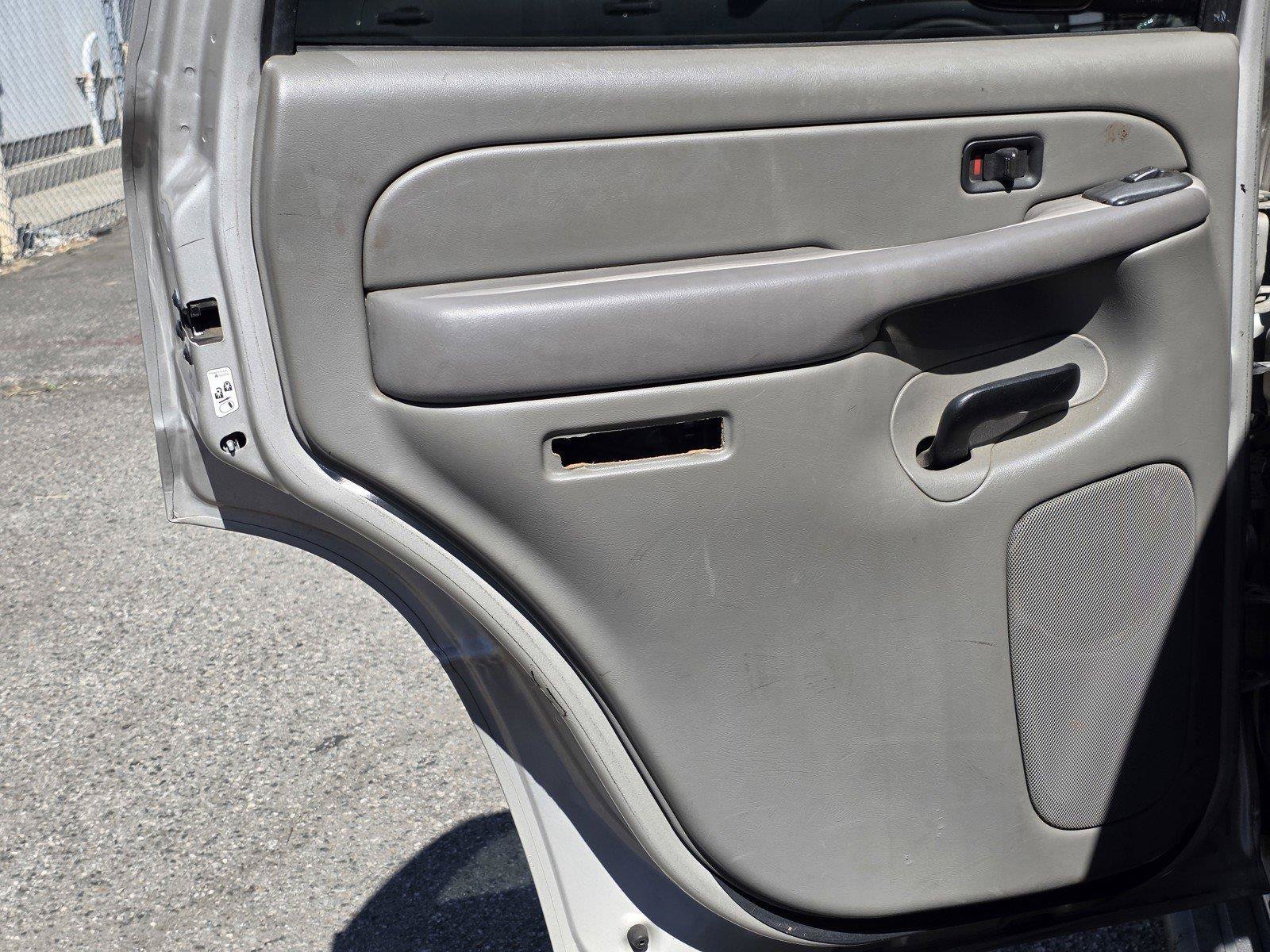 Used 2005 Chevrolet Tahoe LS RWD image 9