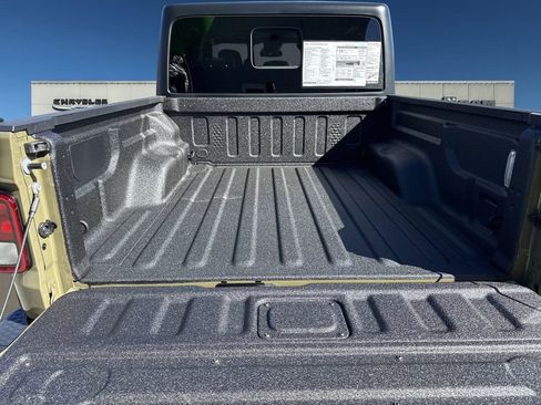 New 2025 Jeep Gladiator Sport image 18