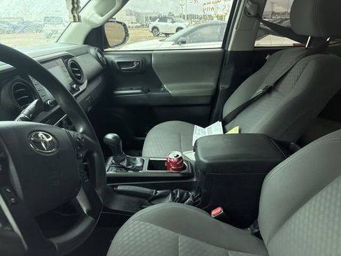 Used 2020 Toyota Tacoma SR w/ SR Convenience Package RWD image 4