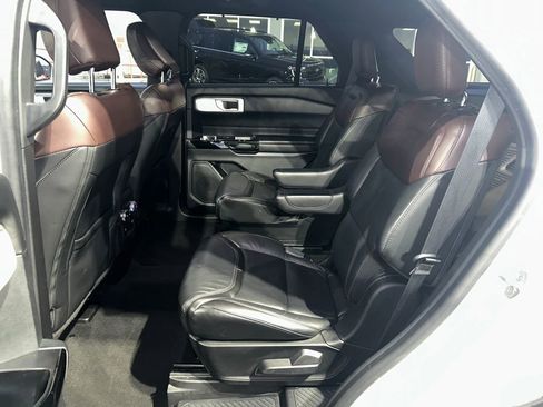 Used 2022 Ford Explorer Platinum w/ Equipment Group 601A image 28