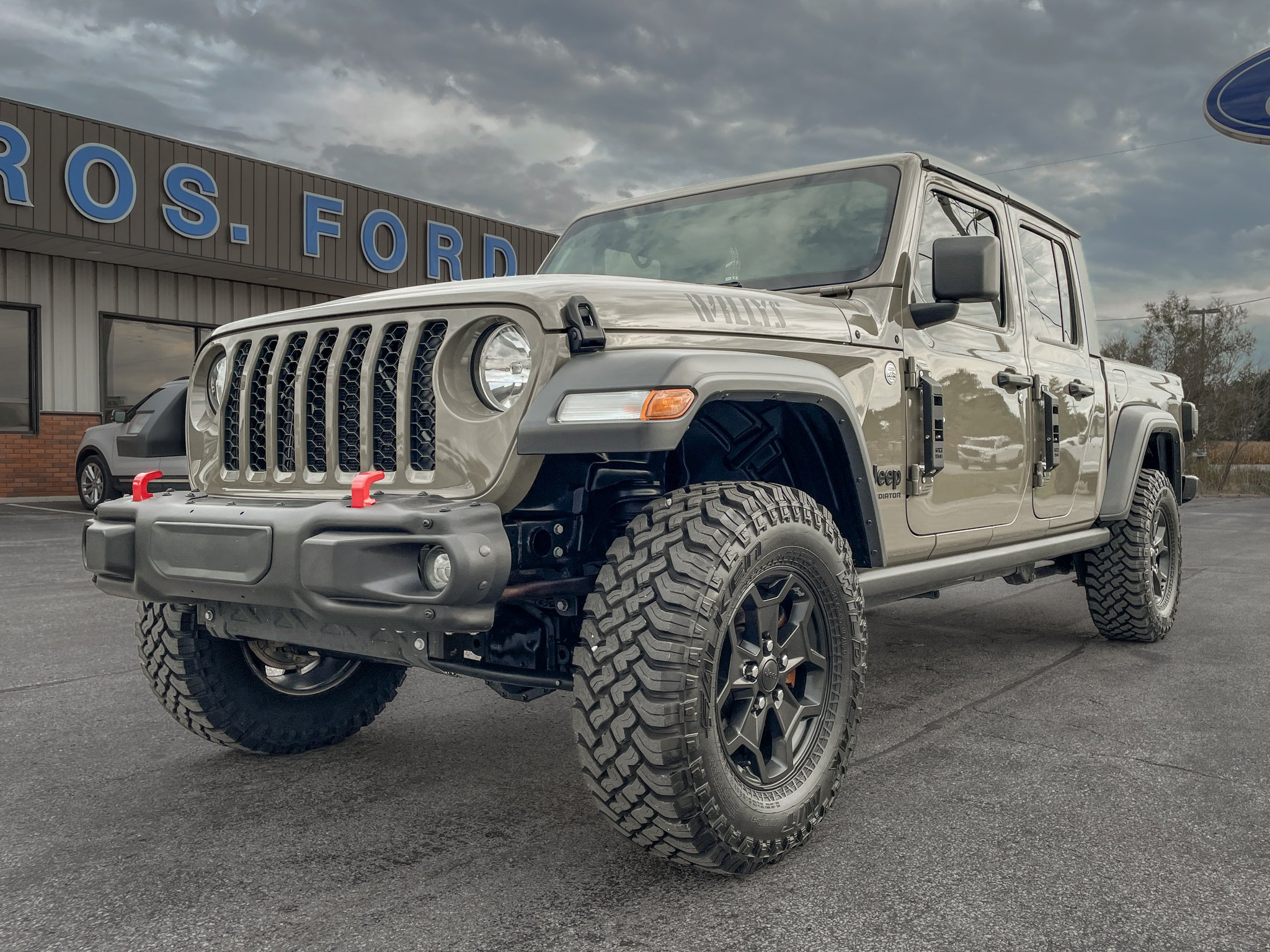 Used 2020 Jeep Gladiator Sport w/ Quick Order Package 24S AWD/4WD image 2
